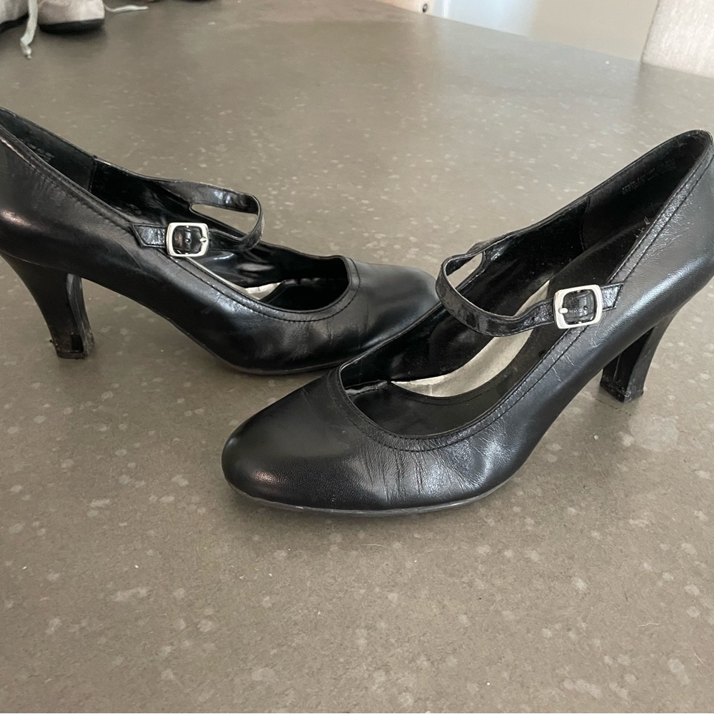 Apostrophe Black Patent Leather Mary Jane Heels